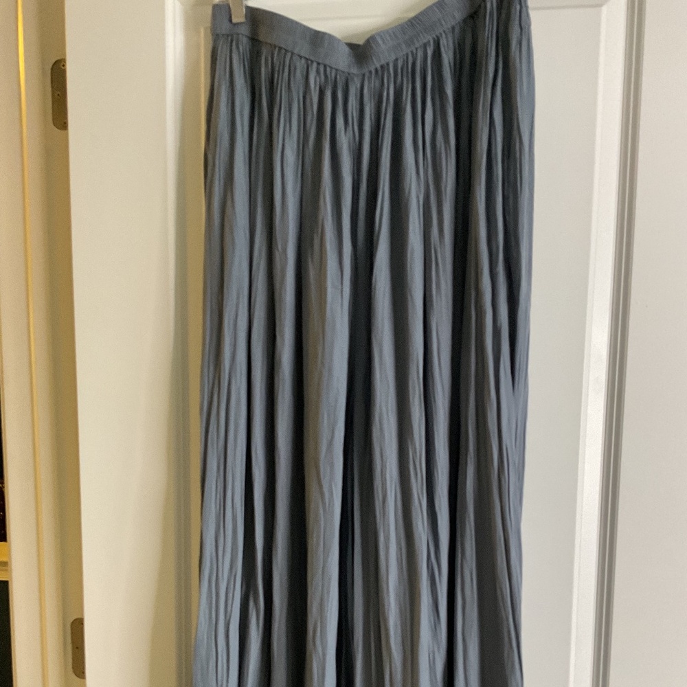 Uniqlo Flare Legs Grayish Blue Pants that appear as a skirt size XL